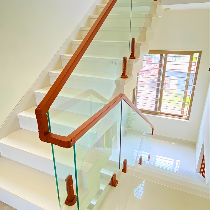 cầu thang nhôm kính