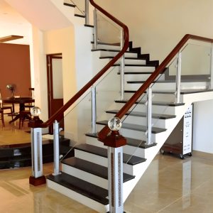 Cầu Thang Nhôm Kính NVP01